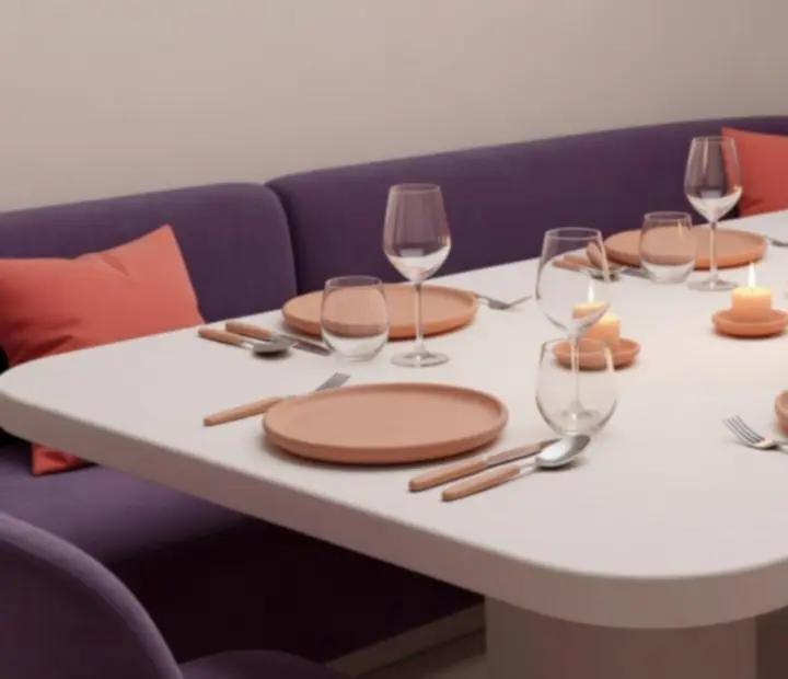 Table privatisée pour un groupe dans une salle élégante